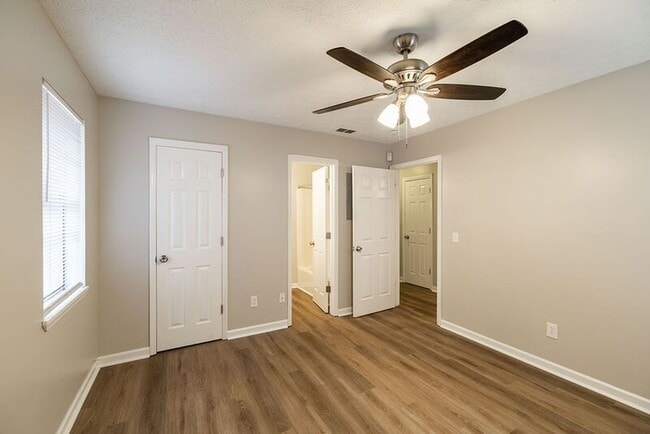 Building Photo - 112 Upland Ct