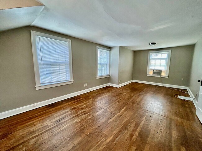 Building Photo - 6 Bedroom in Richmond Near EKU!