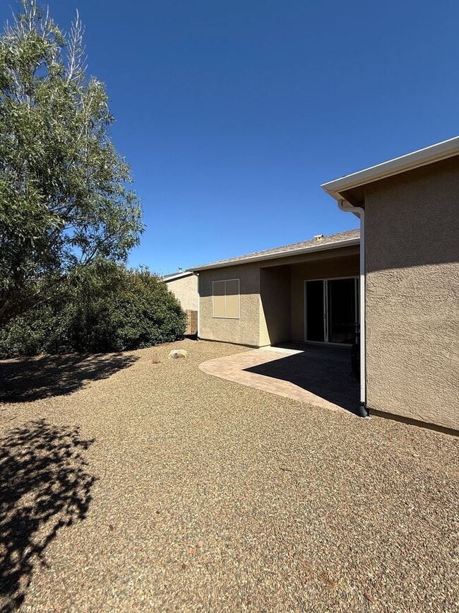 Building Photo - Two Bedroom + Office in Quailwood