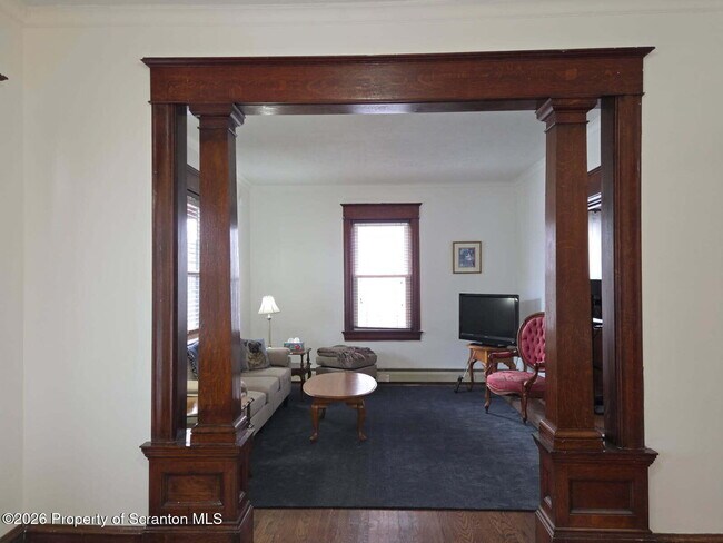 Building Photo - 1706 E Gibson St