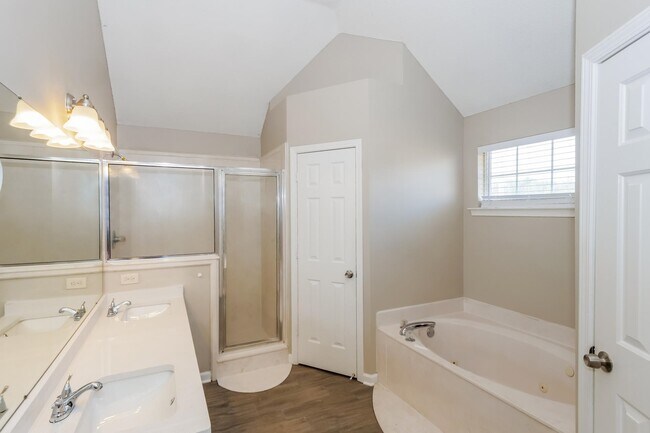 Building Photo - 1168 Red Fern Cir W