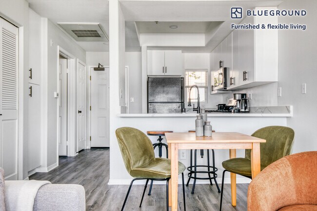 Building Photo - 2820 Sawtelle Blvd