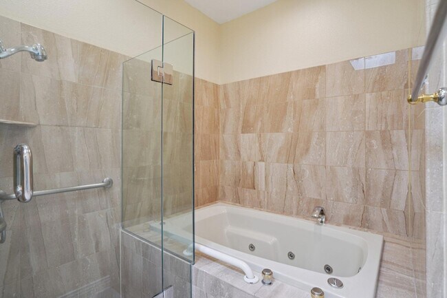 Building Photo - 29 Lakeshore Dr