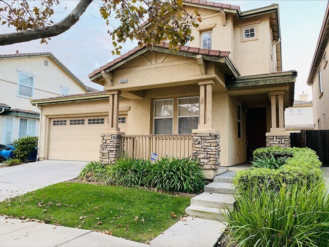 Building Photo - 1651 Pala Ranch Cir