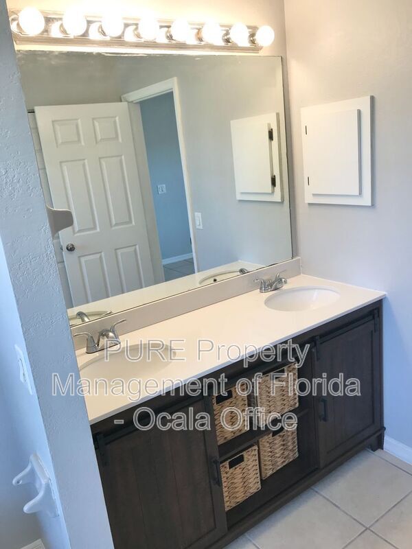 Building Photo - 24 Dogwood Dr Ct