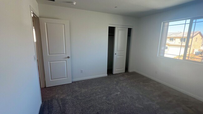 Building Photo - 21469 Thomas Ct