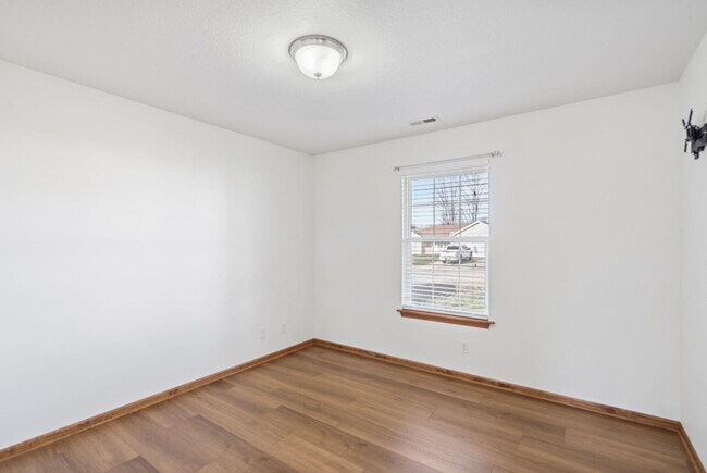 Building Photo - 5104 Sandstone Dr