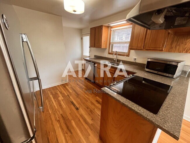 Building Photo - 1335 Thornton Ave