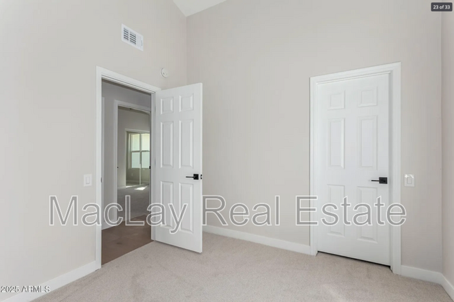 Building Photo - 10934 E Becker Ln