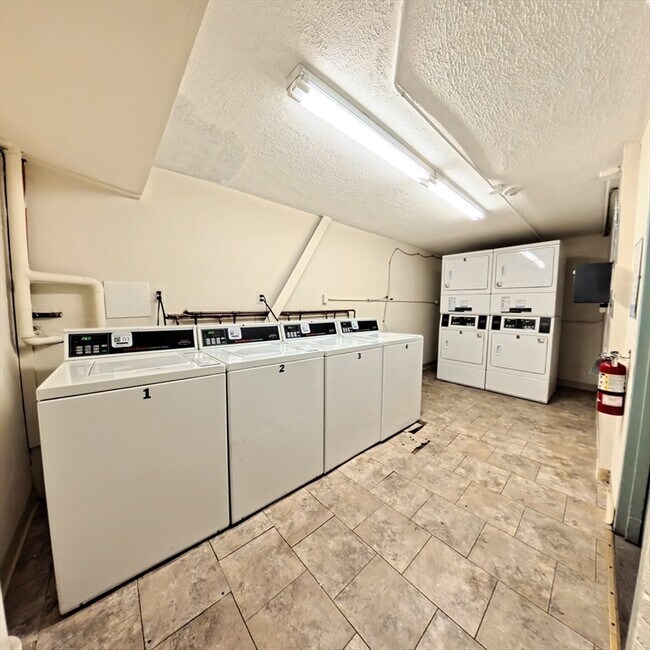 Building Photo - 36 Bellvista Rd