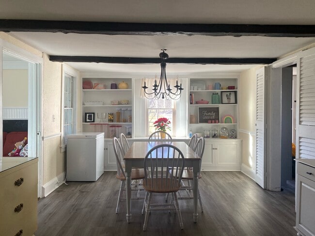 Dining area - 24 S Main St