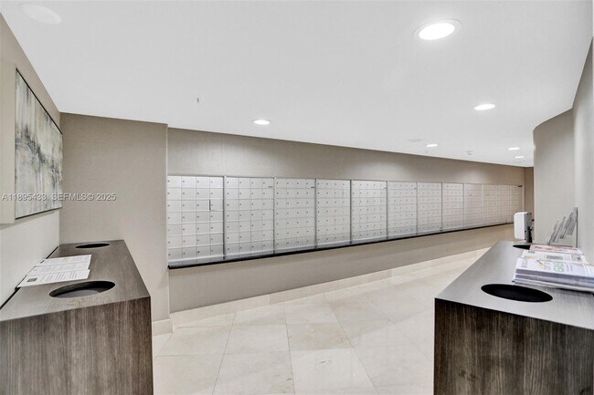 Building Photo - 3370 Hidden Bay Dr