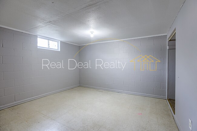 Building Photo - 3345 N 36th Ave