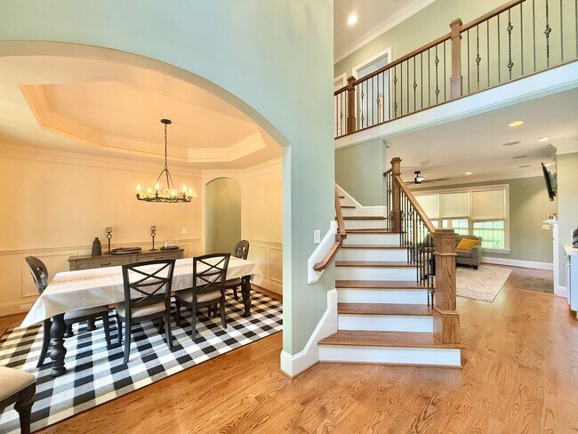 Building Photo - Luxurious 4BD, 3.5BA North Raleigh Home on...