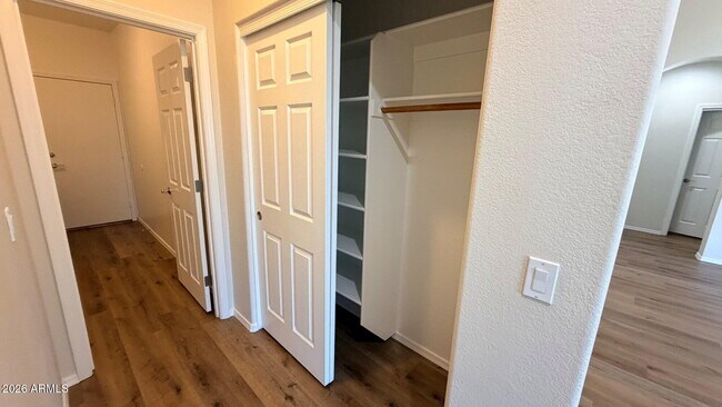 Building Photo - 22156 N Sunset Dr