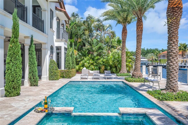 Building Photo - 156 Fiesta Way