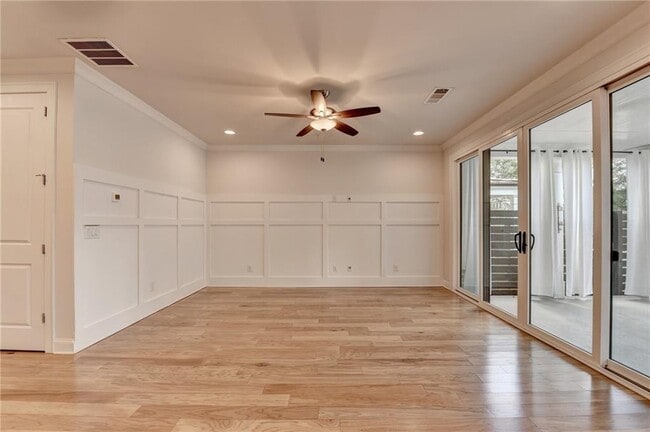 Building Photo - 341 Bailey Walk
