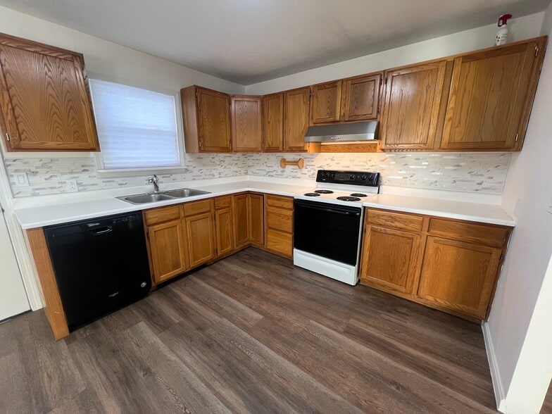 Building Photo - 86 Kriskarli Dr