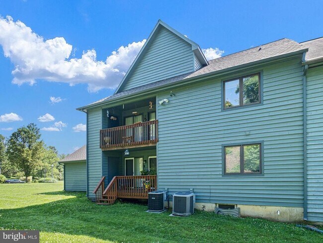 Building Photo - 109 Foxfire Dr