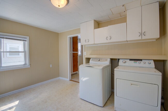 Building Photo - 2005 McDonough St