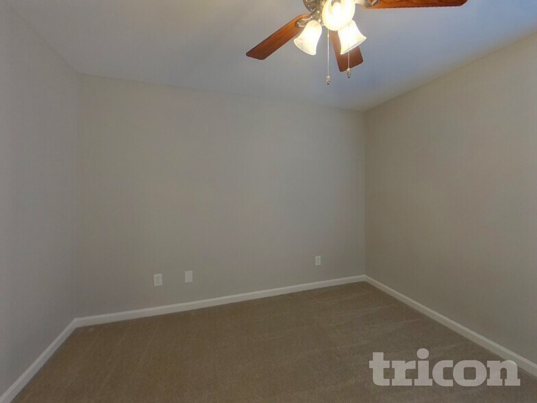 Building Photo - 175 Chesterbrook Ln