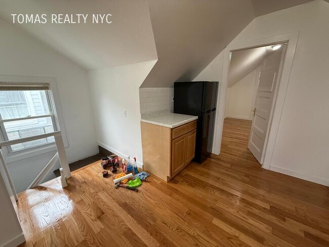 Building Photo - 436 Park Hill Ave