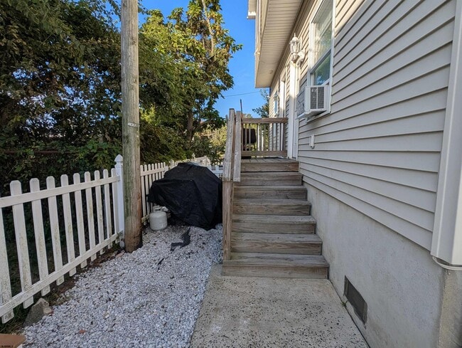 Building Photo - 516 Grammercy Pl
