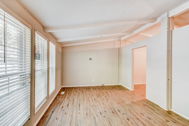 Building Photo - 6124 Tyler Loop Rd