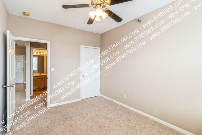 Building Photo - 1307 SE University Ave