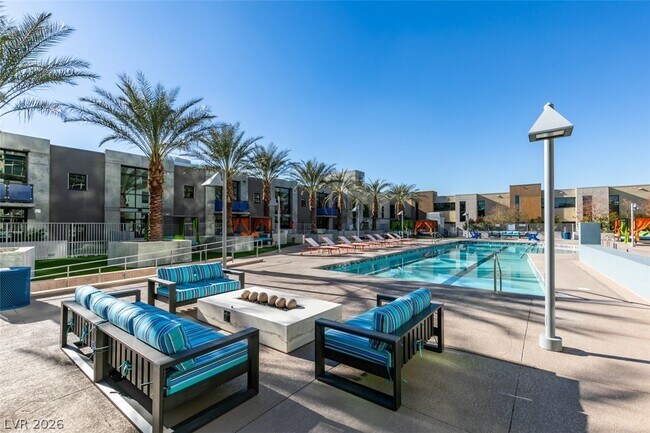 Building Photo - 353 E Bonneville Ave