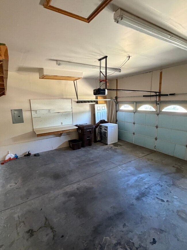 Building Photo - 460 Palmetto Dr