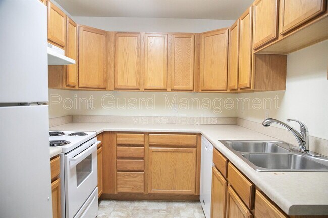 Building Photo - 1005 Ave K Ave