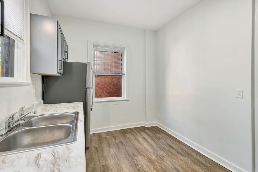 Building Photo - 2231 Flora St