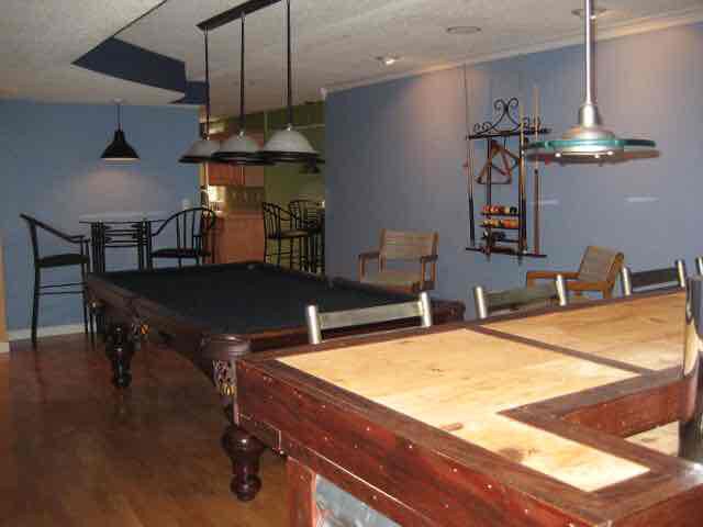 Building Photo - 1895 Highbank Dr