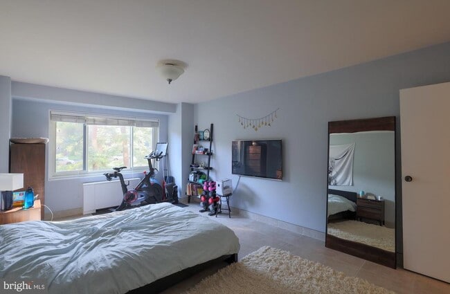 Building Photo - 4201 Cathedral Ave NW