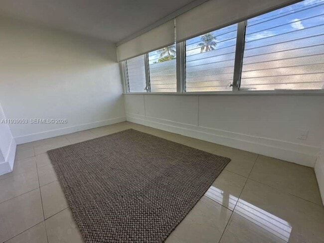 Building Photo - 404 SE 14th St