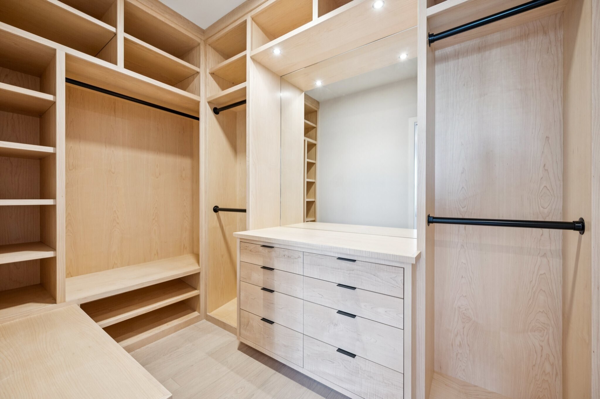 Building Photo - 900 11th St SE