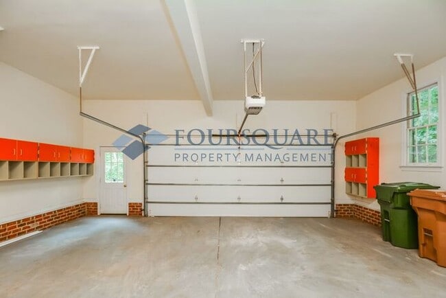 Building Photo - Spacious 4-Bed Custom Home with Bonus Room...