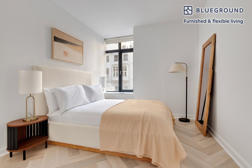 Building Photo - 49 E 34th St