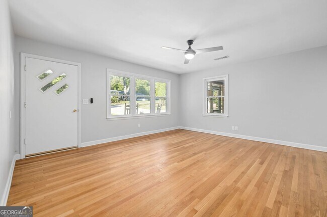 Building Photo - 4041 Fincher Dr