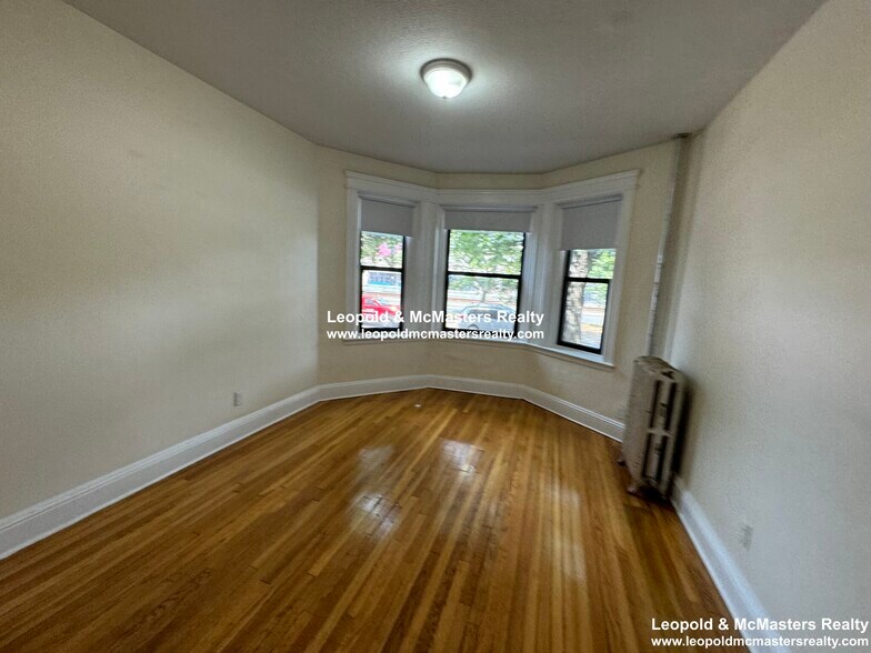 Building Photo - 230 Fuller St