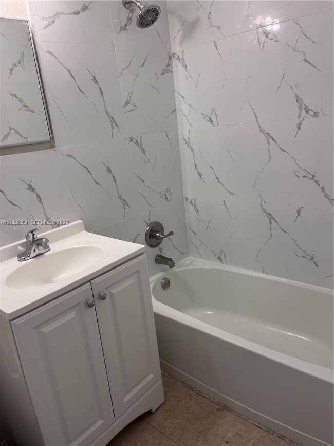 Building Photo - 109 NW 14th Way