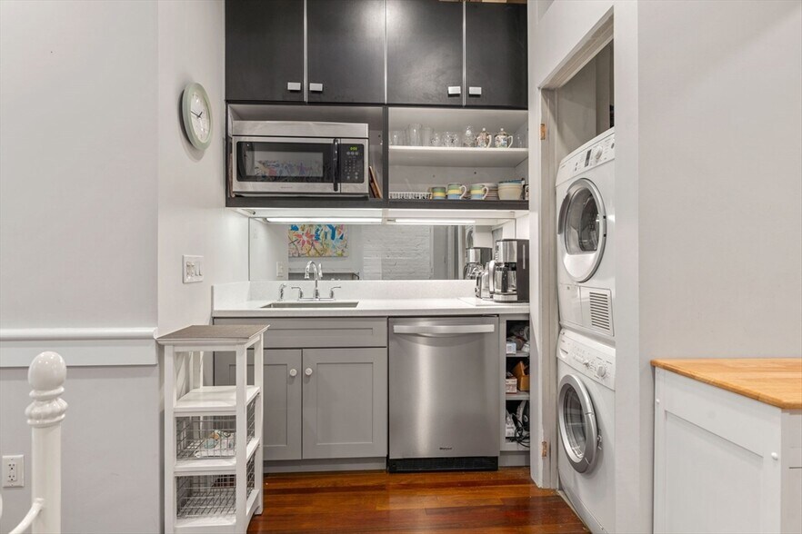 Building Photo - 57 Appleton St