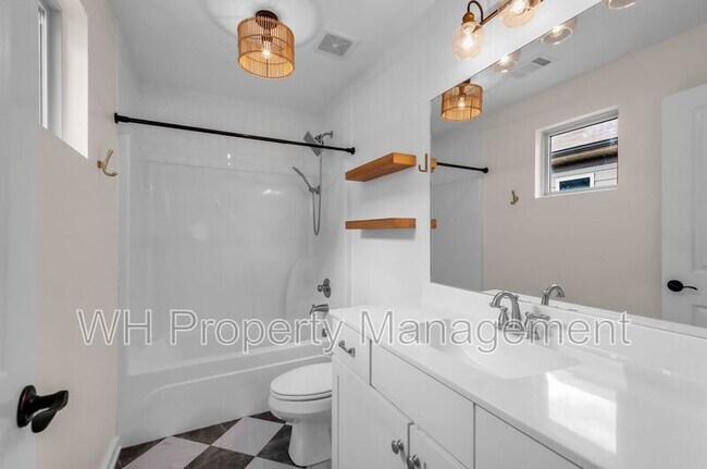 Building Photo - 541 Eastboro Dr