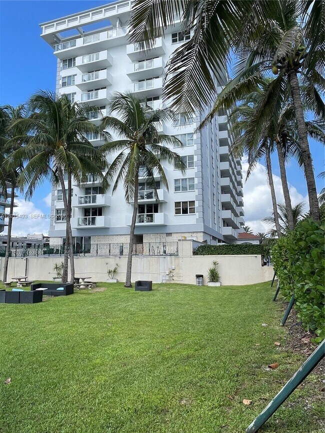 Building Photo - 9195 Collins Ave
