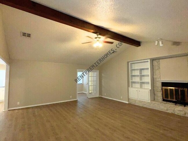 Building Photo - 200 Lochwood Cir