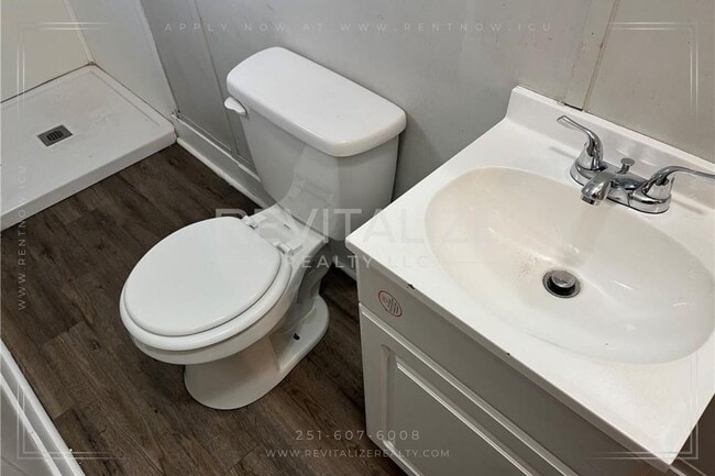 Building Photo - 4 Bed/3 Bath Home in Chickasaw East Village