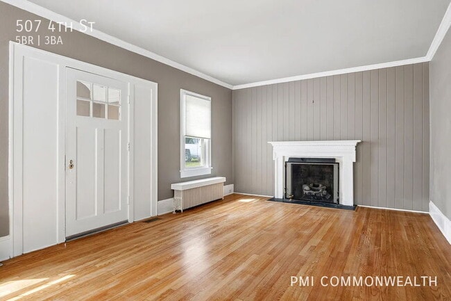 Building Photo - 507 4th St