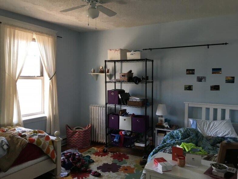 Building Photo - 55 Park Dr