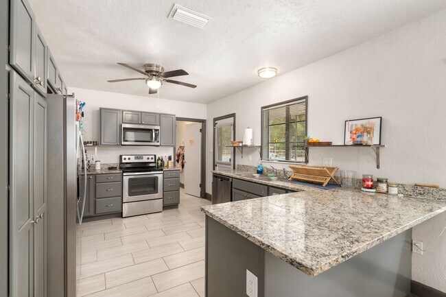 Building Photo - 5 NW 26th St